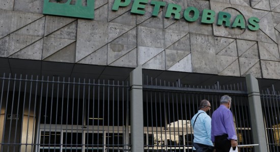 Petrobras aprova distribuição de R$ 43,7 bilhões em dividendos