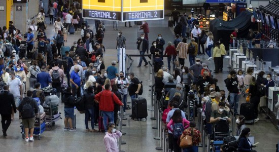 Política de Mt Notícia De MT Anvisa aprova volta do uso de máscaras em aviões e aeroportos