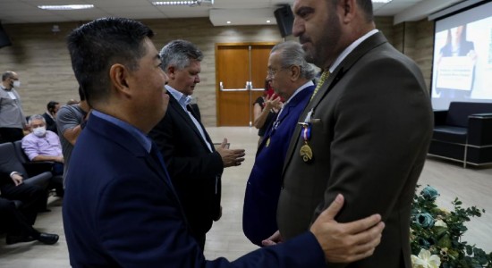 Not[icia MT Esporte MT Política MT Autoridades e servidores da Politec são homenageados com medalha