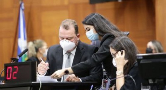 Em primeira votação, deputados aprovam fim de reeleição na Mesa Diretora da ALMT PRESIDENTE MAX RUSSI