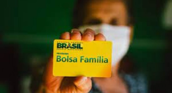 Comissão aprova projeto que dobra valor do Bolsa Família na pandemia