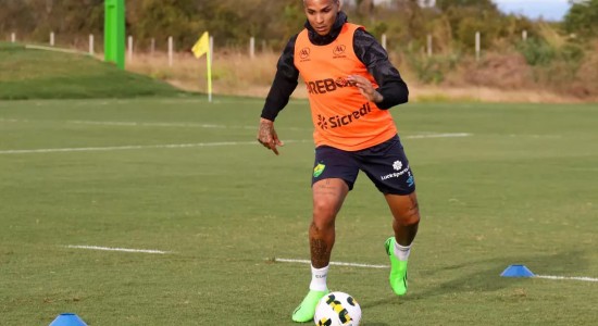 Cuiabá retorna aos treinos para jogo da Sula e estreia no Brasileirão