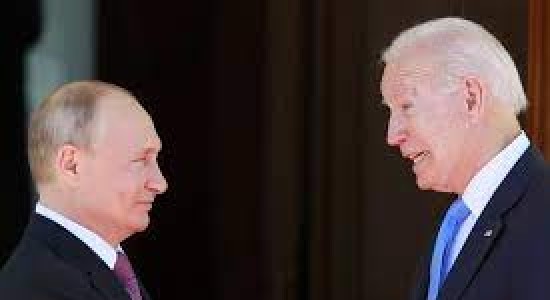 Biden afirma a Putin que ataque à Ucrânia teria 'custo severo'