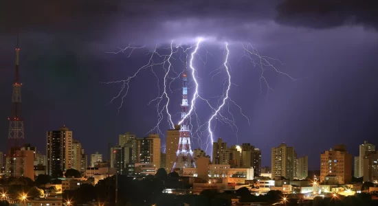 MT em alerta para chuvas intensas