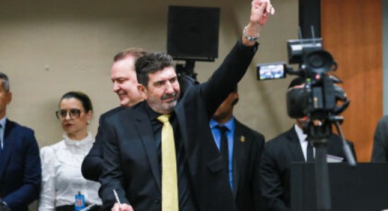 Dr. João assume a Primeira-Secretaria da ALMT