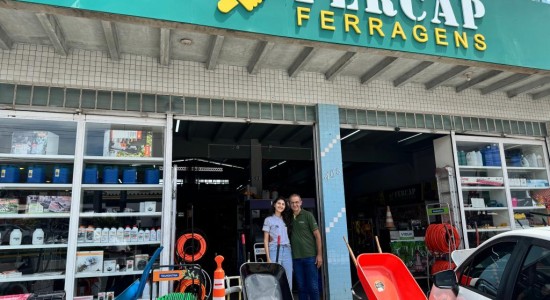 Loja de ferragens de Cuiabá fecha parceria internacional com crédito da linha Empresarial da Desenvolve MT