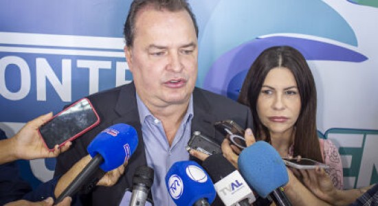 Presidente da Assembleia de MT Max Russi participa de encontro que discute gestão pública