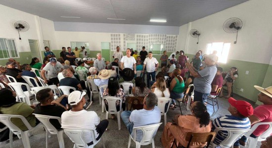 Flávia e Tião se reúnem com mais de 90 lideranças comunitárias