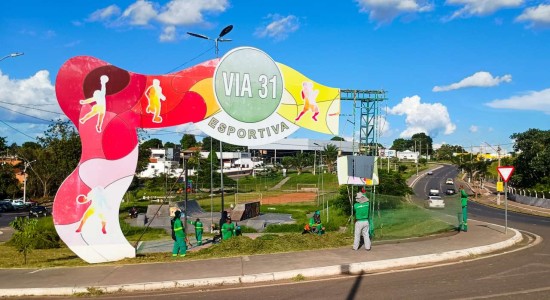 Serviços Públicos faz grande mutirão de limpeza na região do Zero KM