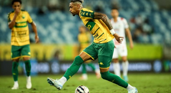 Com pênalti no final, Operário vence Cuiabá e agita a Série B do Brasileirão