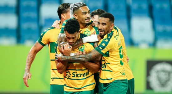 Cuiabá vence o Vila Nova-GO e sobe na tabela da Série B