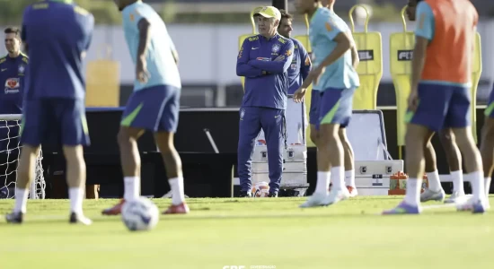 Carlo Ancelotti comanda o primeiro treino da seleção brasileira