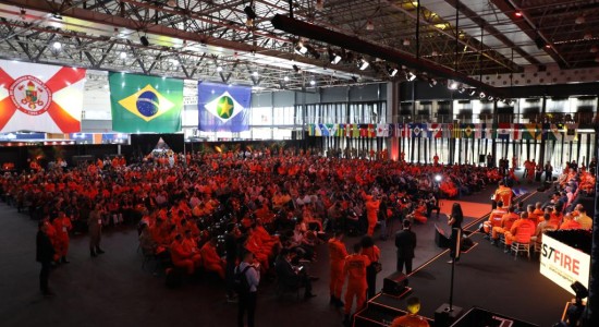 Especialistas internacionais compartilham experiências e discutem prevenção e combate a incêndios florestais no ForestFire 2025