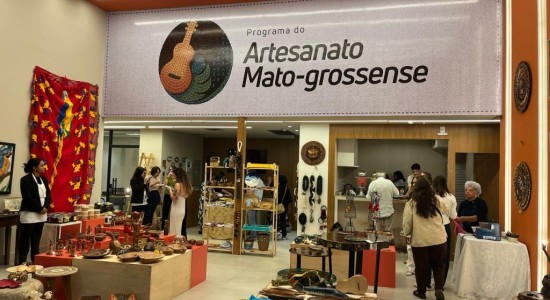Artesãos ganham espaço gratuito para expor e vender peças em Cuiabá