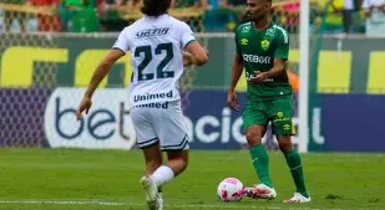 Goiás bate o Cuiabá por 3 a 1, assume liderança e tira Dourado do G-4 do Brasileirão da Série B