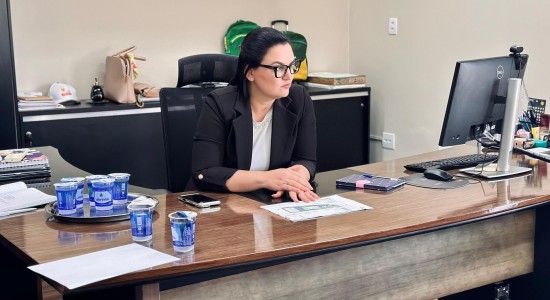 Primeira-dama articula nova praça no Distrito do Sucuri com academia e playground