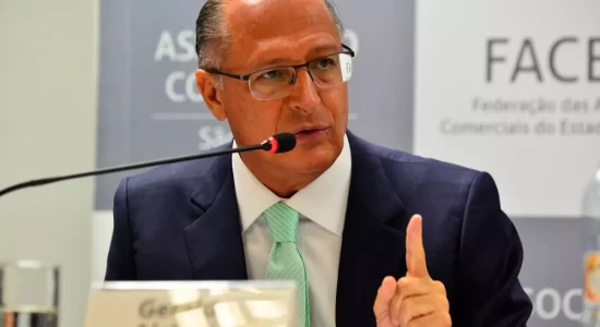 Governo federal avalia que tarifaço pode afetar 36% das exportações brasileiras