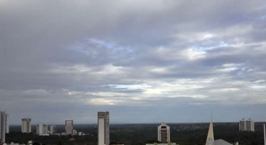 Frio chega com mínimas de 13°C nos próximos dias em Cuiabá