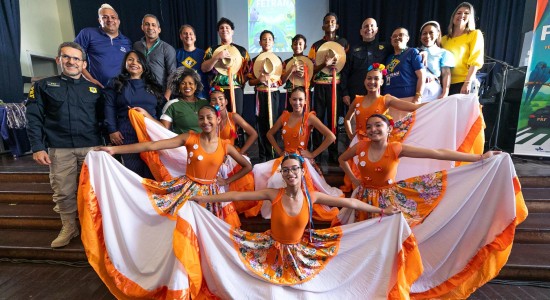 Alunos de Cuiabá são premiados em peças de teatro destinada à conscientização no trânsito