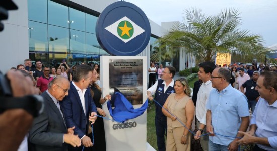 Referência no país, Governo de MT inaugura nova sede do laboratório central de saúde