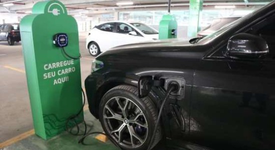 Projeto de lei pode zerar IPVA para carros elétricos e híbridos em Mato Grosso