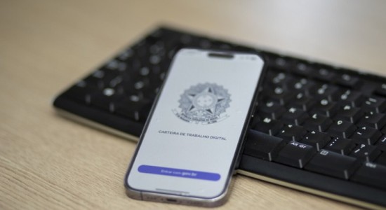 Desemprego segue em 5,6%, menor patamar da série iniciada em 2012