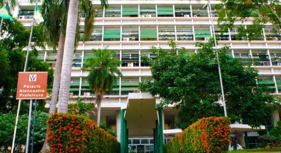 Câmara de Vereadores aprova “Pix do Dia do Professor” nos valores de R$ 100 e R$ 200