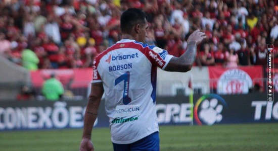 Fortaleza bate Fla no Maracanã e conquista 1ª vitória no Brasileiro