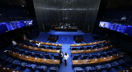 Texto que viabiliza piso da enfermagem pode ser votado semana que vem