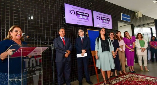 Secretaria Municipal da Mulher participa de inauguração da ouvidora da mulher no TRT