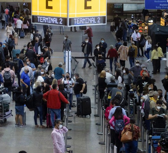 Política de Mt Notícia De MT Anvisa aprova volta do uso de máscaras em aviões e aeroportos