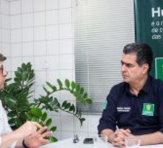 Prefeito se reúne com promotor do MP