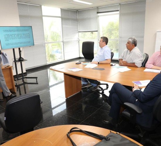 Secretaria de Saúde apresenta estratégias de expansão e necessidade de mais servidores em reunião com o Ministério Público