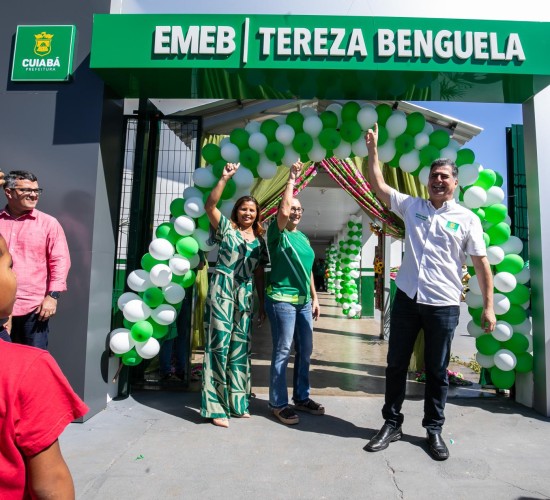 Prefeito Emanuel Pinheiro entrega EMEB Tereza Benguela