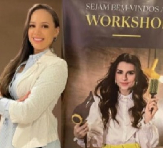 a empreendedora Jahnny de Alencar Gahyva Martins Empresária investe no mercado da beleza e inaugura em Várzea Grande nova unidade da Fast Escova com espaço kids