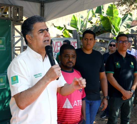 Prefeito lança obra de pavimentação do Vila Rosa