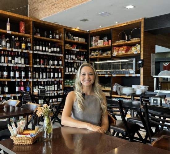 APOIO DA DESEMVOLVE MT Empresária adquire usina solar e impulsiona expansão de negócio