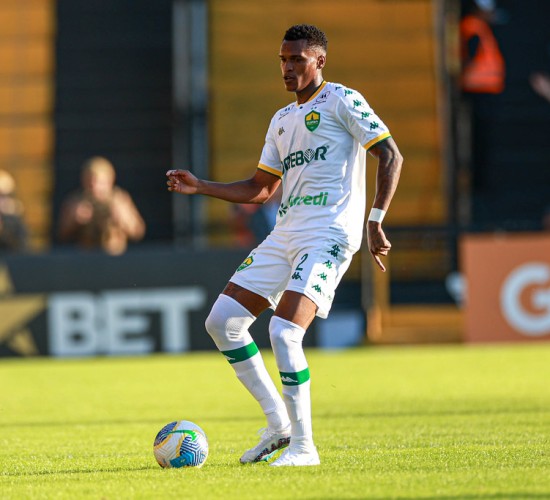 Cuiabá anuncia venda de Matheus Alexandre ao Sport Recife