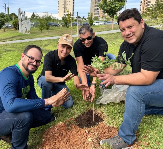 Unicred MT e Programa Verde Novo realizam o plantio de 500 mudas em Cuiabá João Paulo Fortunato