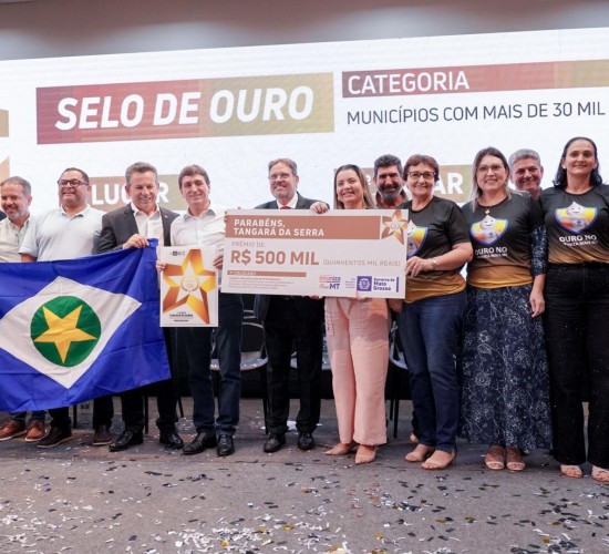 Deputado Dr João Celebra Prêmio Ouro de Tangará da Serra em Congresso de Saúde de MT