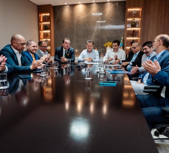 SAÚDE MAIS FORTE Max Russi lidera deputados por soluções na Santa Casa Cuiabá