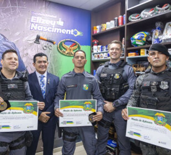 Policiais Militares Heroicos em Cuiabá Homenagem por Salvamento de Crianças