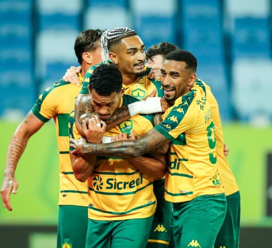 Cuiabá vence o Vila Nova-GO e sobe na tabela da Série B