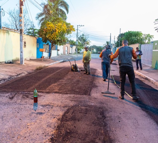 Operação Tapa-buraco atende mais 14 bairros da capital em dois dias
