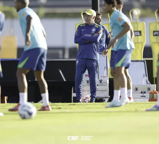 Carlo Ancelotti comanda o primeiro treino da seleção brasileira