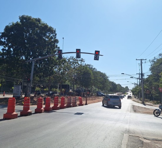 Cruzamento de acesso ao bairro Morada do Ouro é interditado por 20 dias