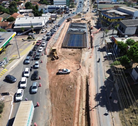 Obras do Complexo Viário do Leblon avançam com escavação de trincheira