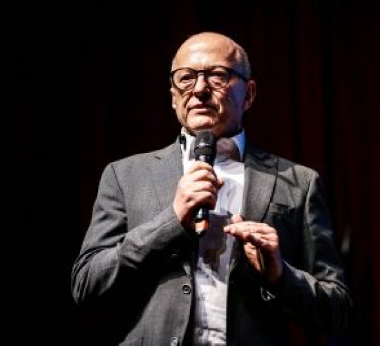 Pivetta defende terceirização da saúde 'O Estado não é um bom patrão'