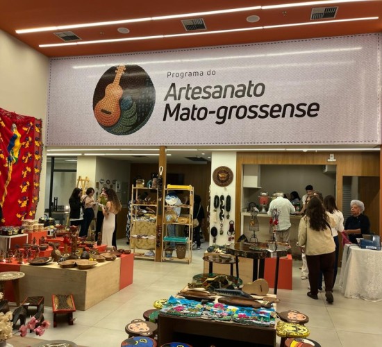 Artesãos ganham espaço gratuito para expor e vender peças em Cuiabá