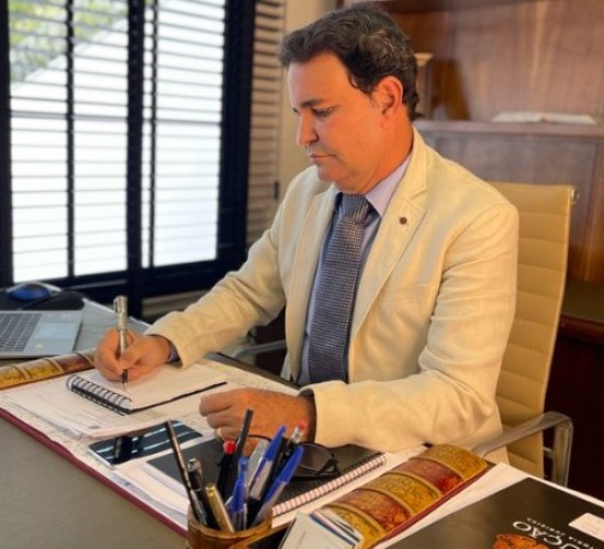 Dr. Ocimar Carneiro de Campos PRECATÓRIOS SOLUÇÃO OU ARMADILHA FISCAL